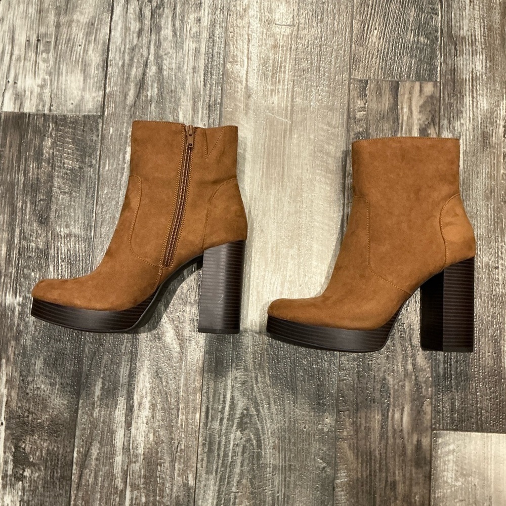 Sun + Stone Brown Heeled Boots Size 9 - Picture 9 of 16